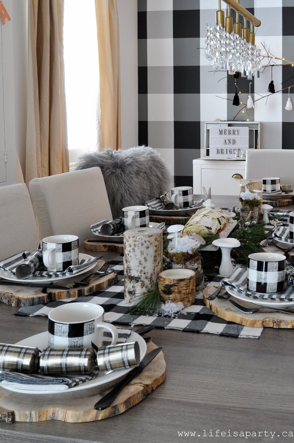 Buffalo Check: Black & White Year-Round Home Decor Ideas