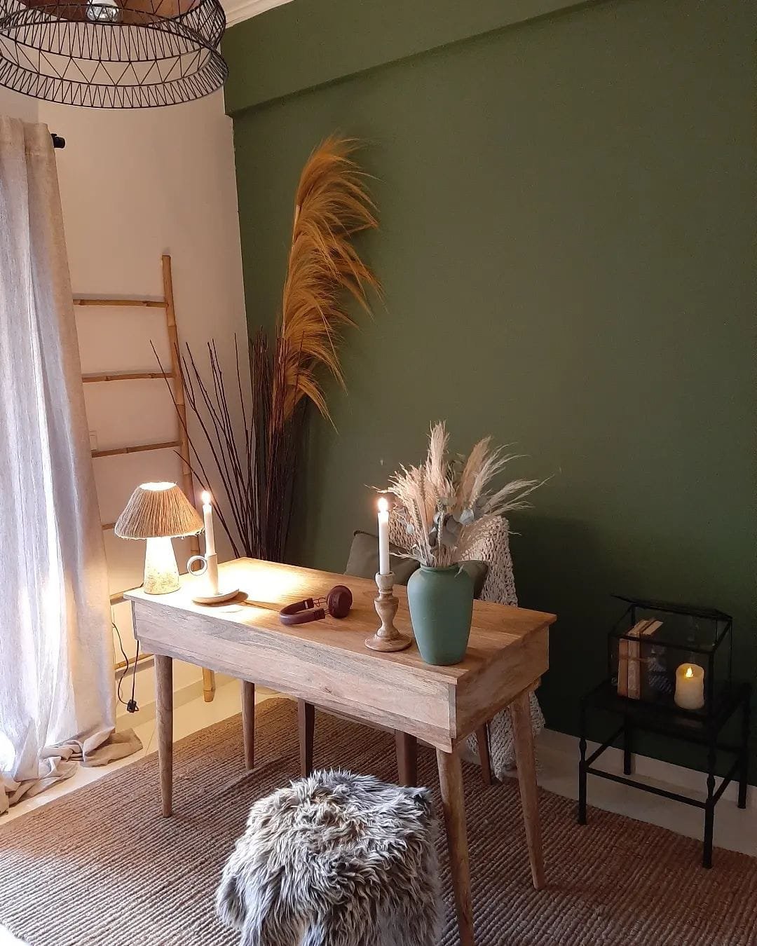 using only a few basic items such as a desk, a chair, and a storage rack will keep your summer home both calming and airy.