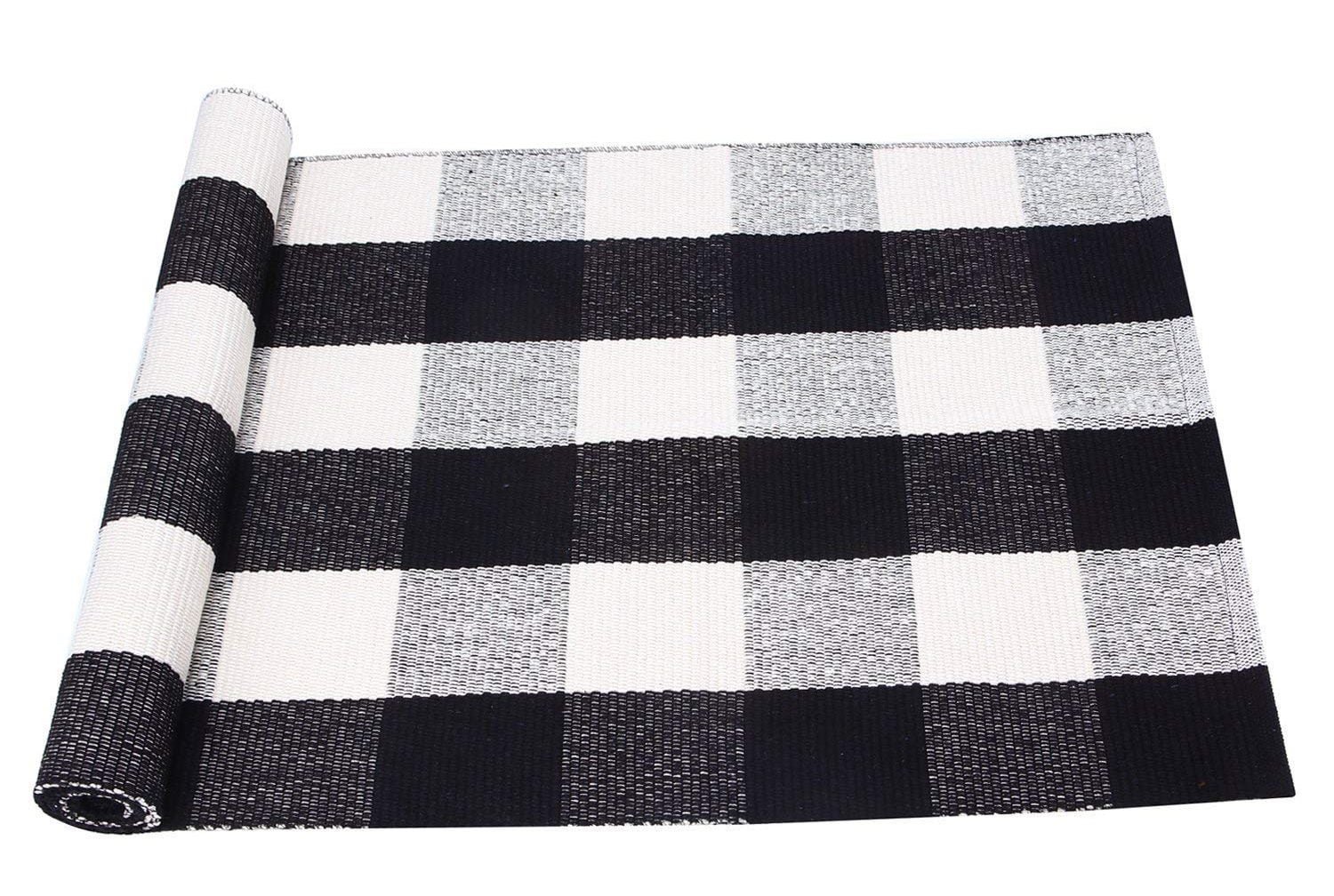 Buffalo Check: Black & White Year-Round Home Decor Ideas