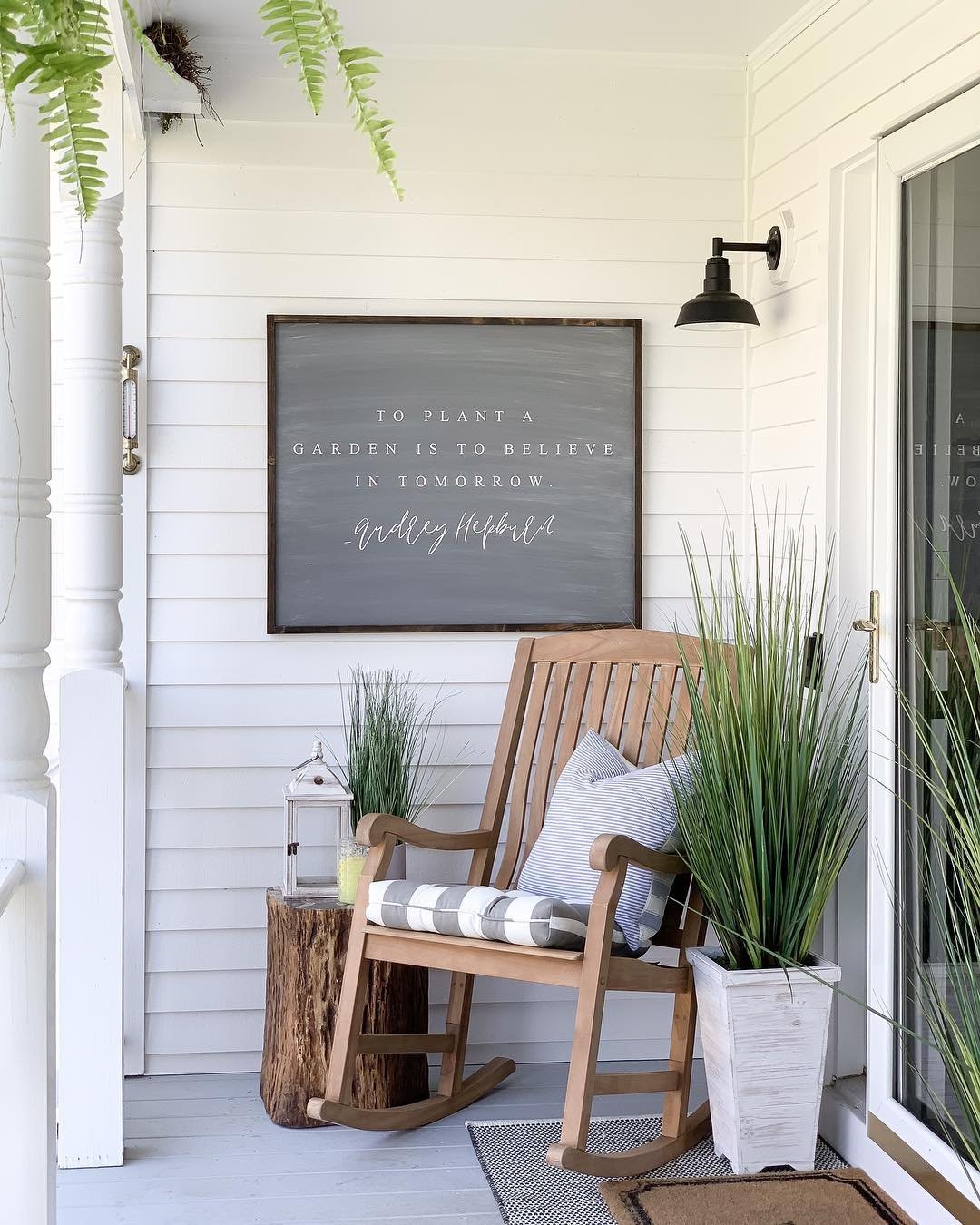 Front-Porch-Summer-Decor