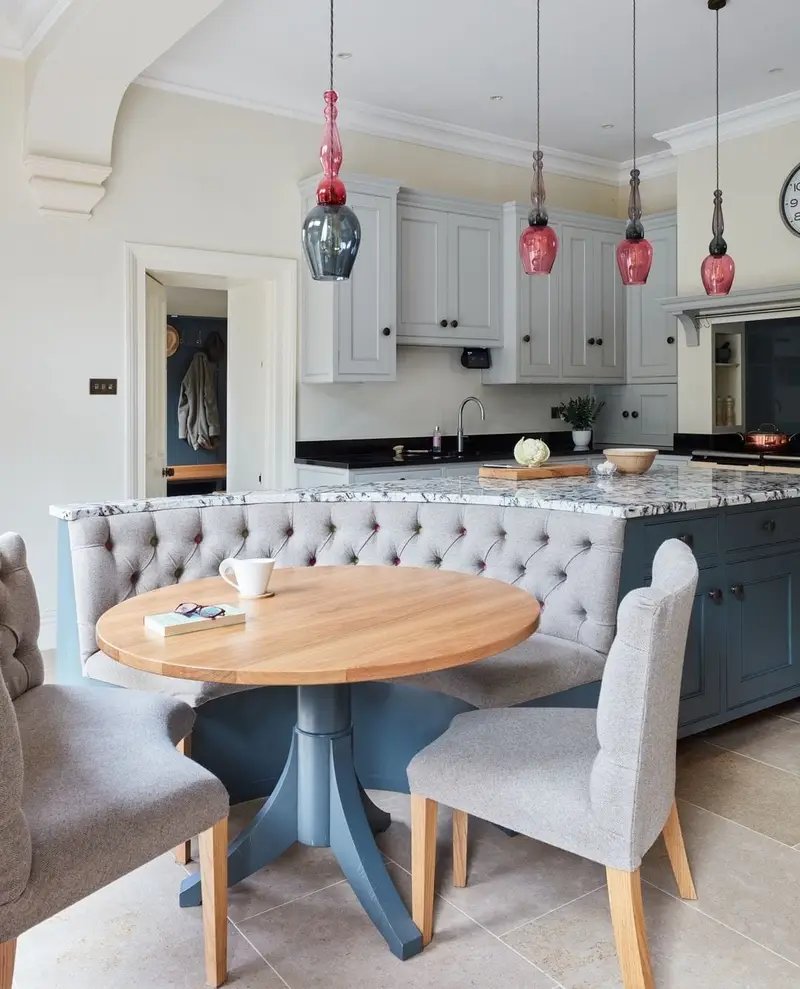 10 Inspiring Banquette Seating Ideas for Small Dining Areas