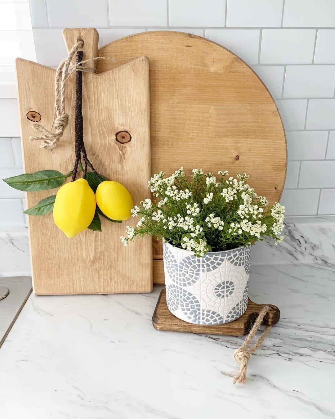 Summer Colors: How to Incorporate Bright Hues into Your Home Decor