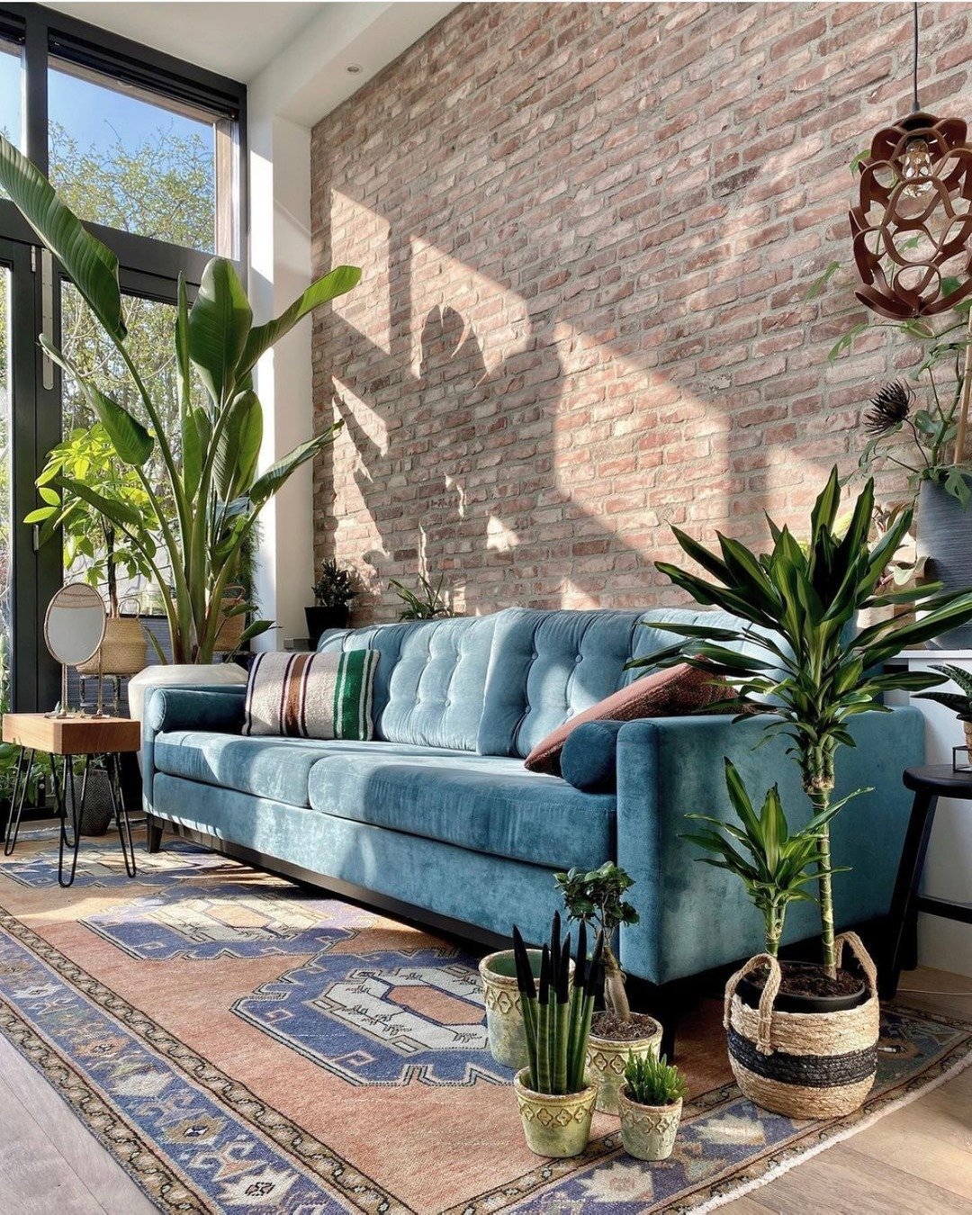 How to Style an Inviting Industrial Living Room Haven