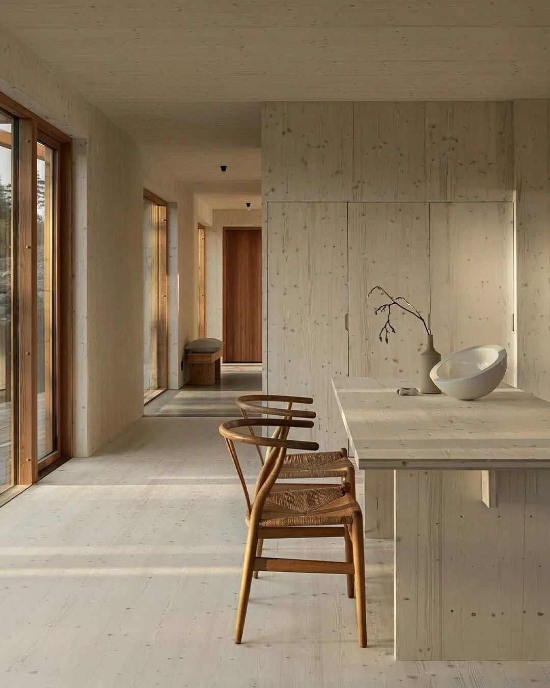 How Does Minimalism Influence the Creation of a Sense of Space?