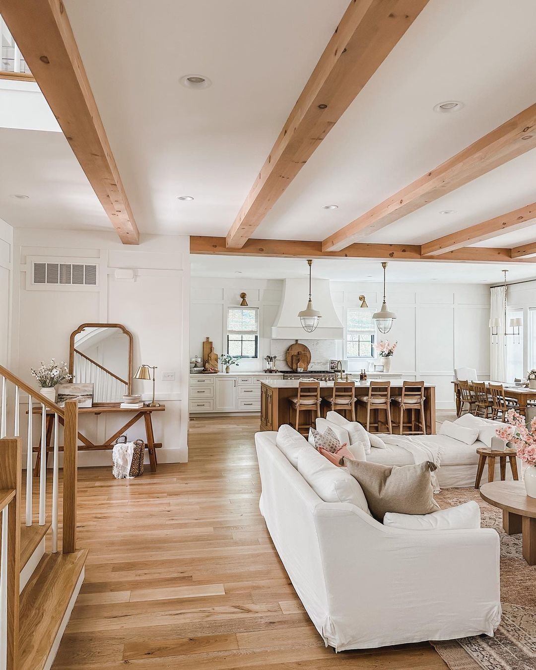 Which Interior Design Plan Is Better: Open Layout or Closed Layout?